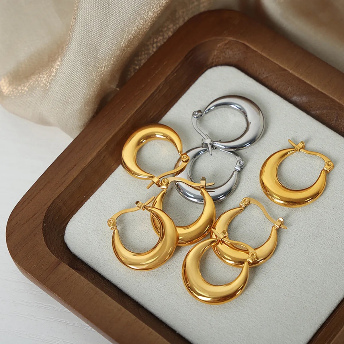 The Genetta Hoops